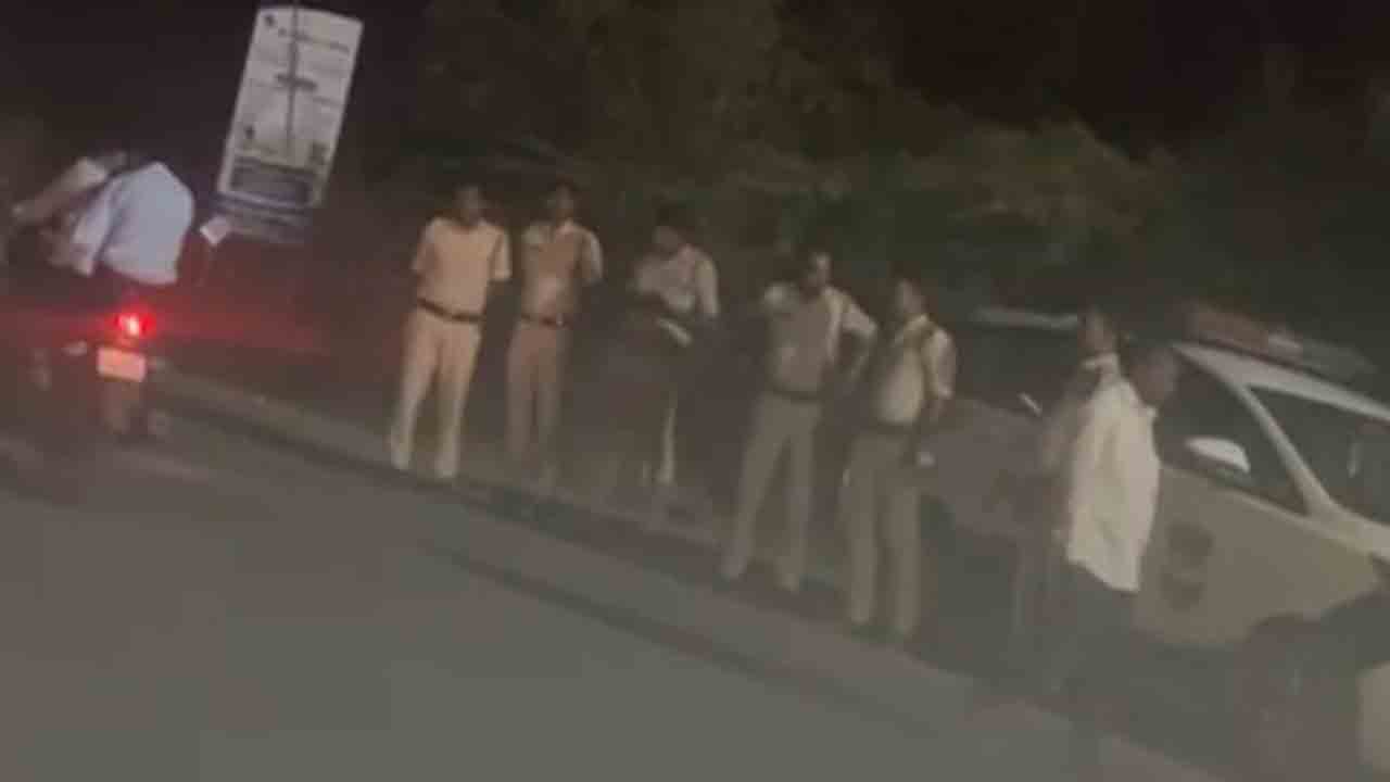 పోలీసుల ఓవరాక్షన్‌