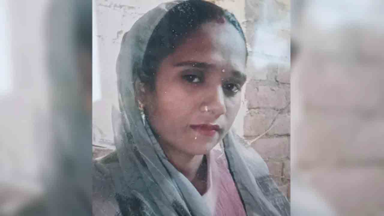 Woman Accidentally Hangs | రీల్‌ కోసం మహిళ ప్రయత్నం.. ప్రమాదవశాత్తు మృతి