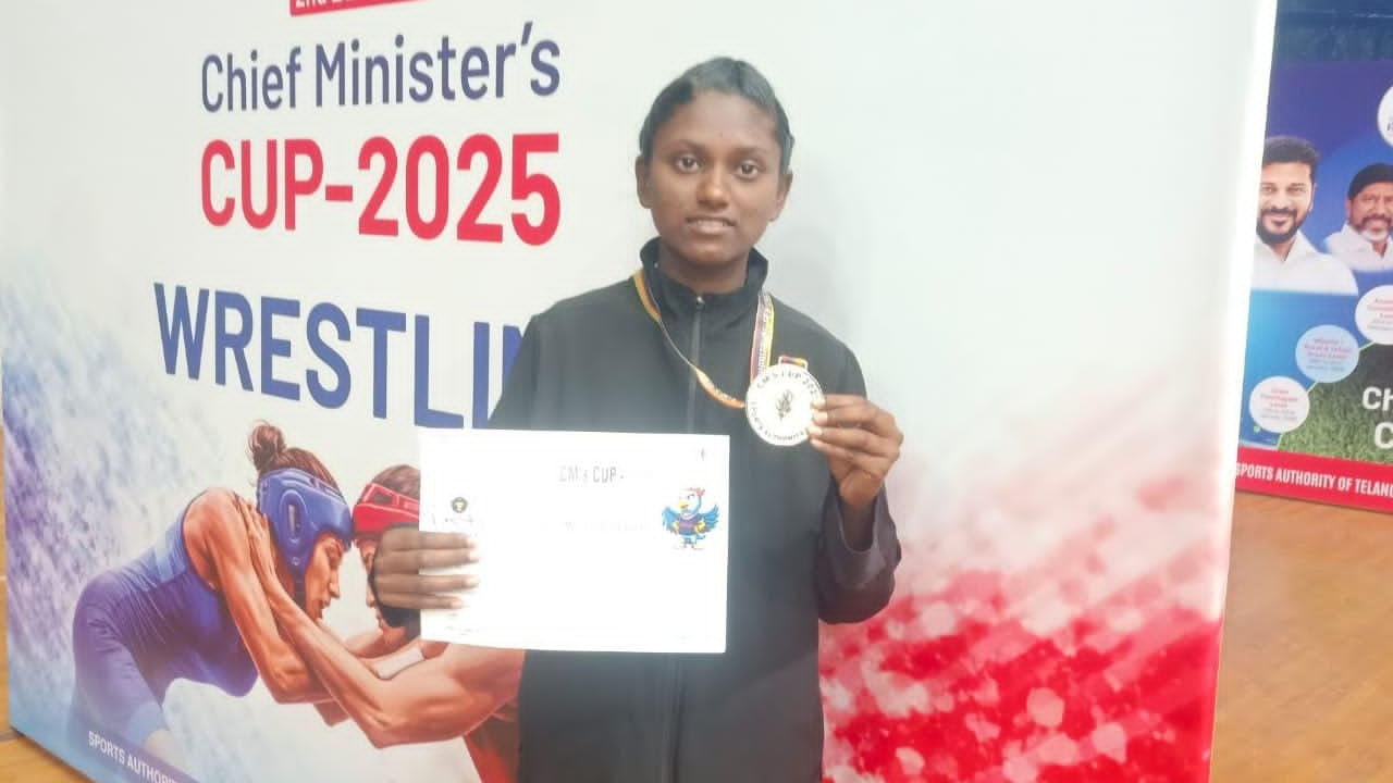 Silver Medal | రాష్ట్రస్థాయి సీఎం కప్ రెజ్లింగ్ పోటీలలో మంచిర్యాల విద్యార్థినికి సిల్వర్‌ మెడల్‌