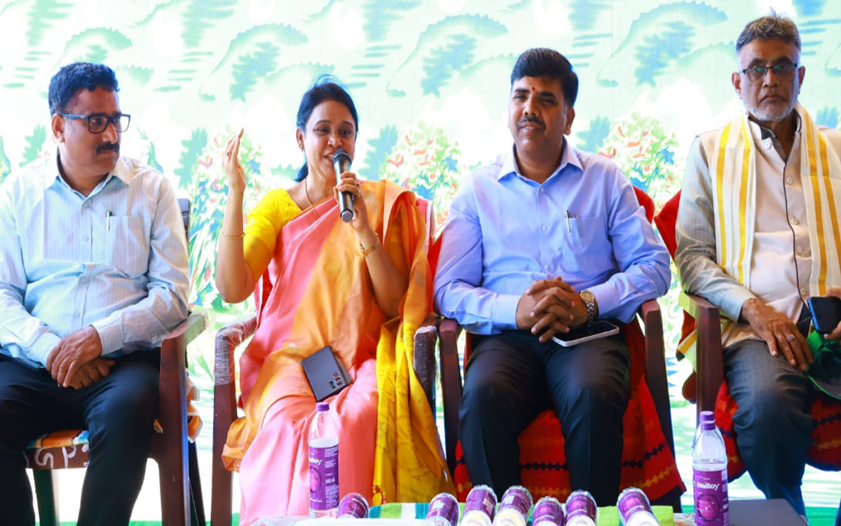 ‘బ‌త్తాయి రైతుల స‌మ‌స్య‌ల ప‌రిష్కారానికి కృషి’