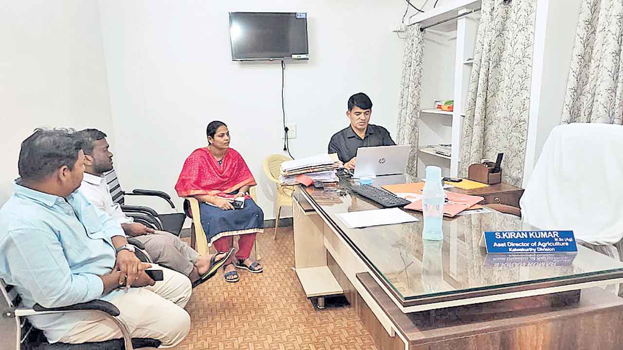 ఏసీబీ మెరుపు దాడులు