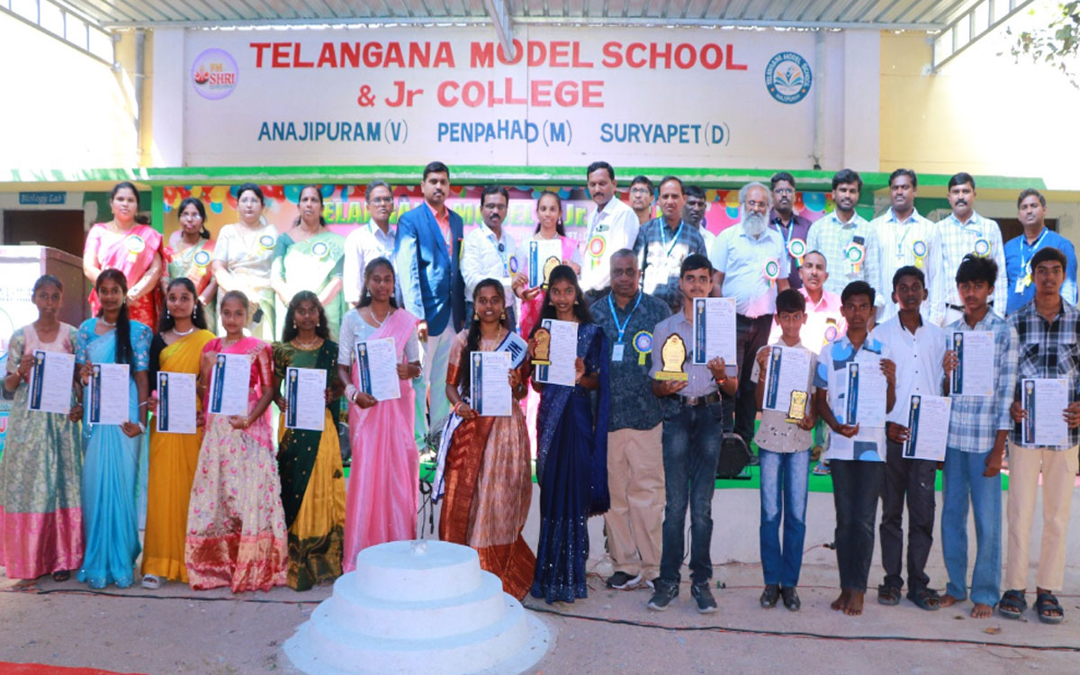 అనాజీపురం మోడల్ స్కూల్‌లో ఘనంగా ఫేర్‌వేల్ డే 