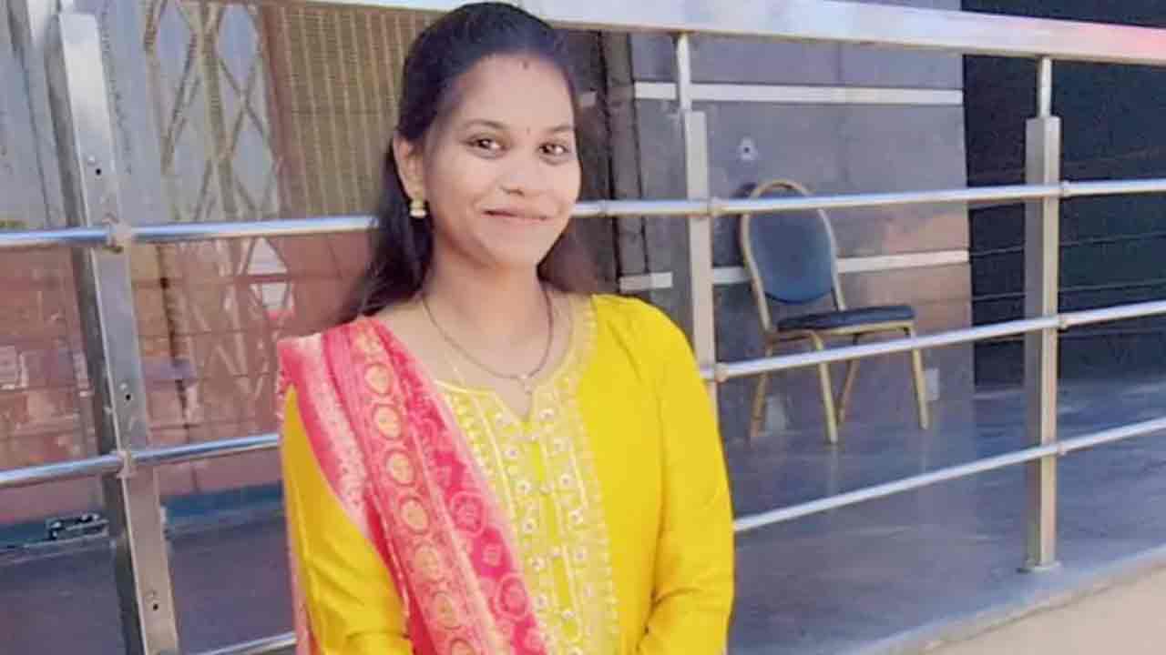 Hyderabad | కూకట్‌పల్లిలో దారుణం.. బిల్డింగ్‌పై నుంచి దూకి యువతి ఆత్మహత్య