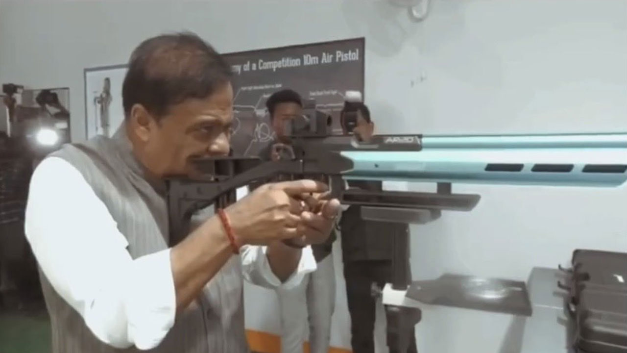 MP Asaduddin Owaisi: అస్సాం సీఎంపై చ‌ర్య‌లు తీసుకోండి.. హైద‌రాబాద్ సీపీకి ఓవైసీ ఫిర్యాదు