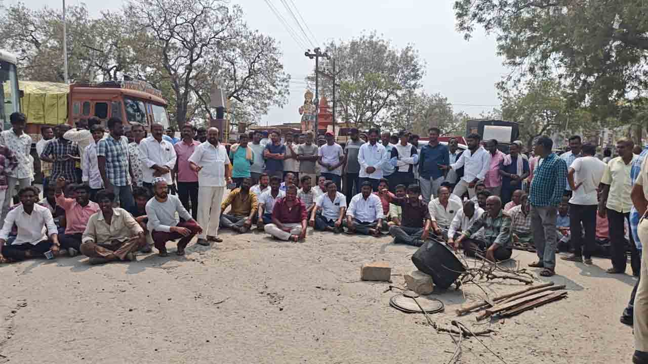 Bachhannapeta | రోడ్డు నిర్మాణంలో నిర్లక్ష్యం.. బచ్చన్నపేటలో భారీ ధర్నా