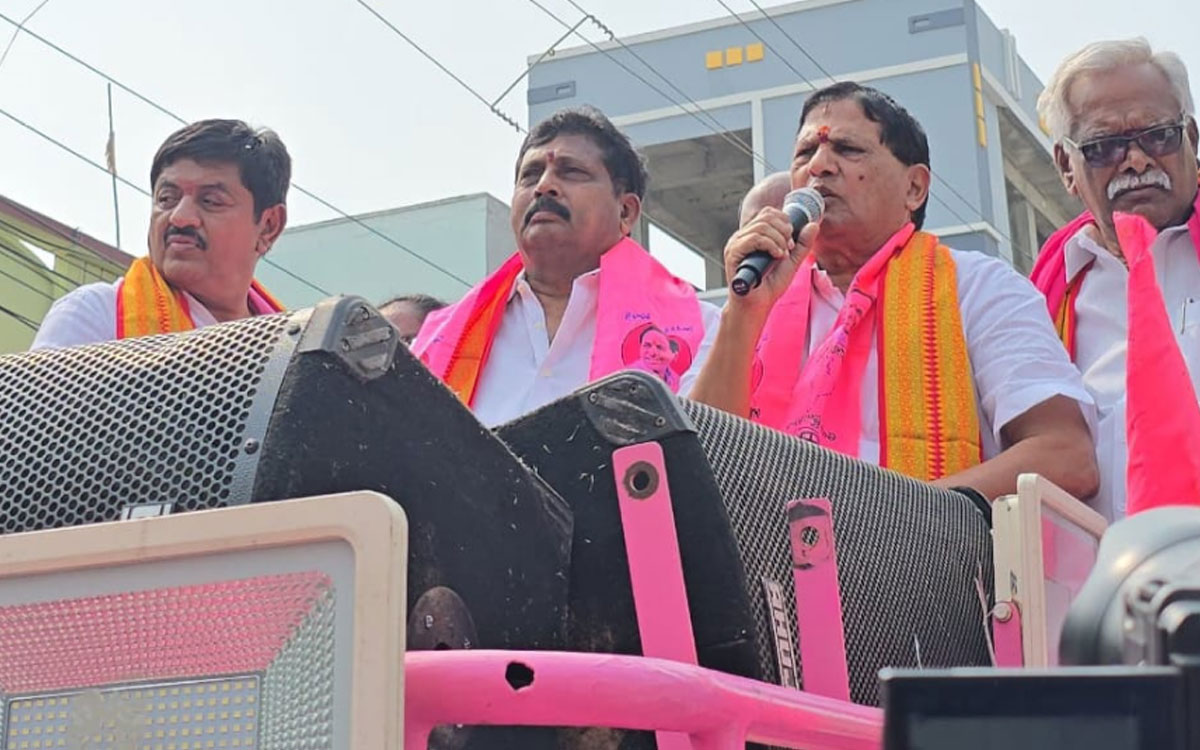 ‘బీఆర్ఎస్ అభ్యర్థులను ఆదరించండి’