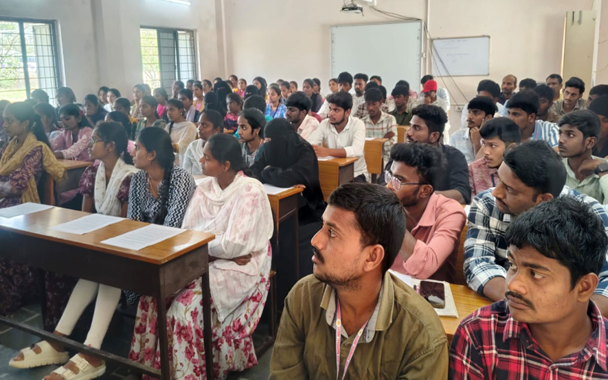 డ్రాపౌట్ వల్ల తీవ్ర నష్టం : డా.బెల్లి యాదయ్య