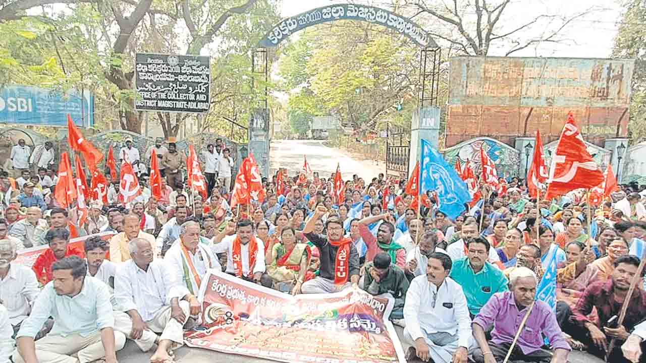 భారత్‌ బంద్‌ జయప్రదం.. ఆదిలాబాద్‌, నిర్మల్‌ జిల్లాల్లో ధర్నాలు