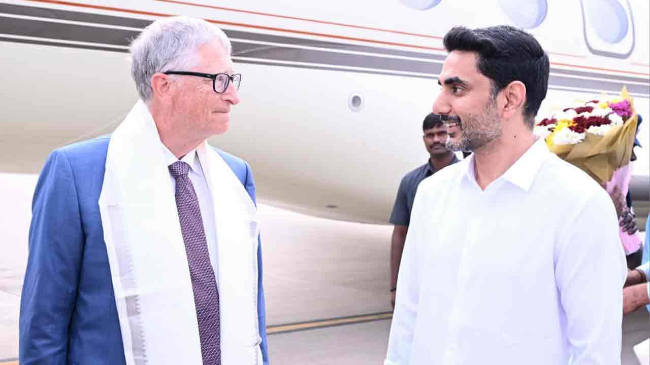 Bill Gates | బిల్ గేట్స్ విమానం ల్యాండింగ్‌కు అంతరాయం.. గన్నవరం ఎయిర్‌పోర్టు చుట్టూ చక్కర్లు