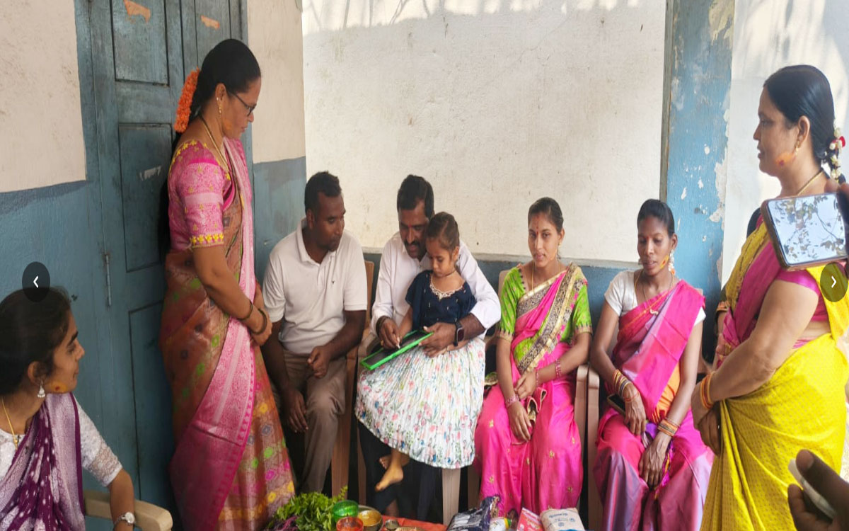 టేకులపల్లి అంగన్వాడీలో సామూహిక సీమంతం, అక్షరాభ్యాసాలు