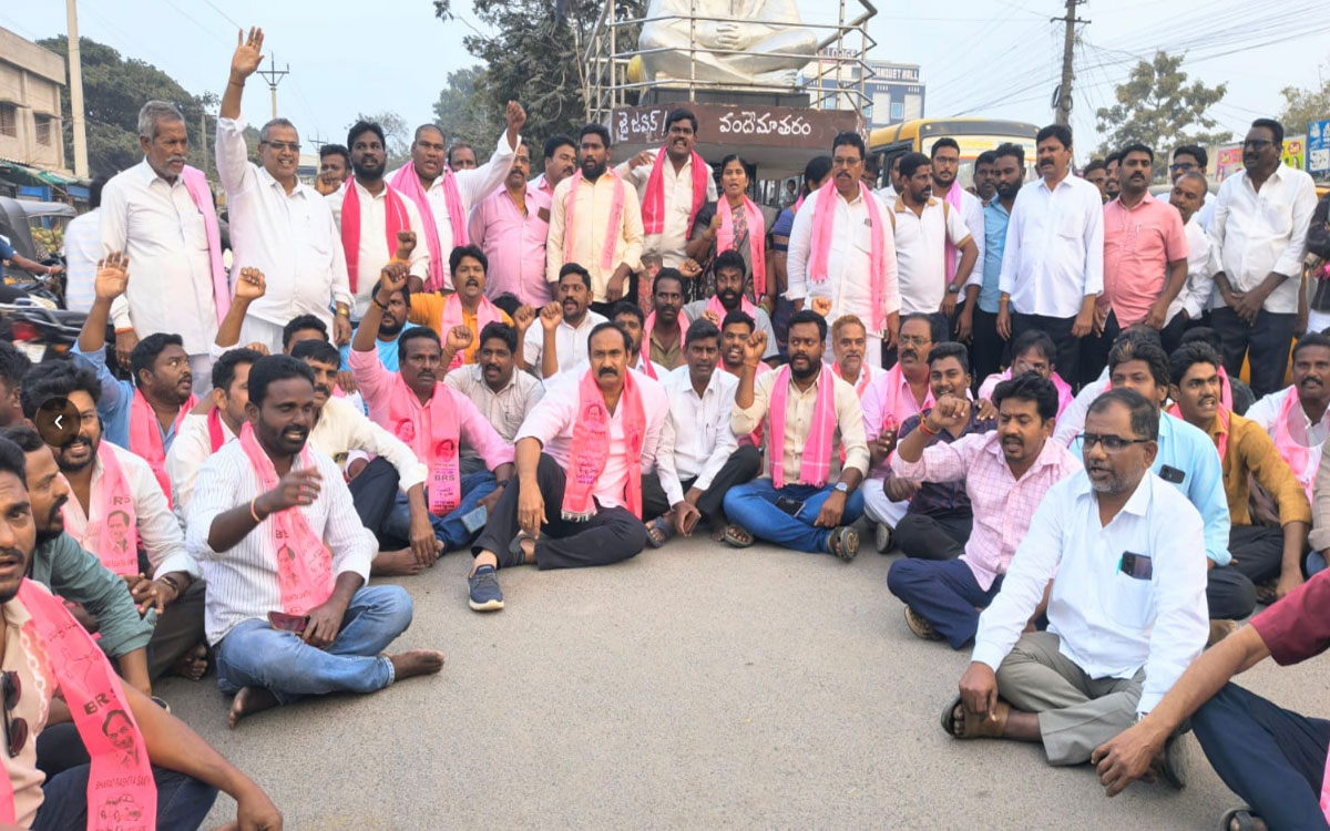 Nominations Withdrawal : కాంగ్రెస్ దౌర్జన్యానికి పరాకాష్ట నిర్బంధ నామినేషన్ల ఉపసంహరణ