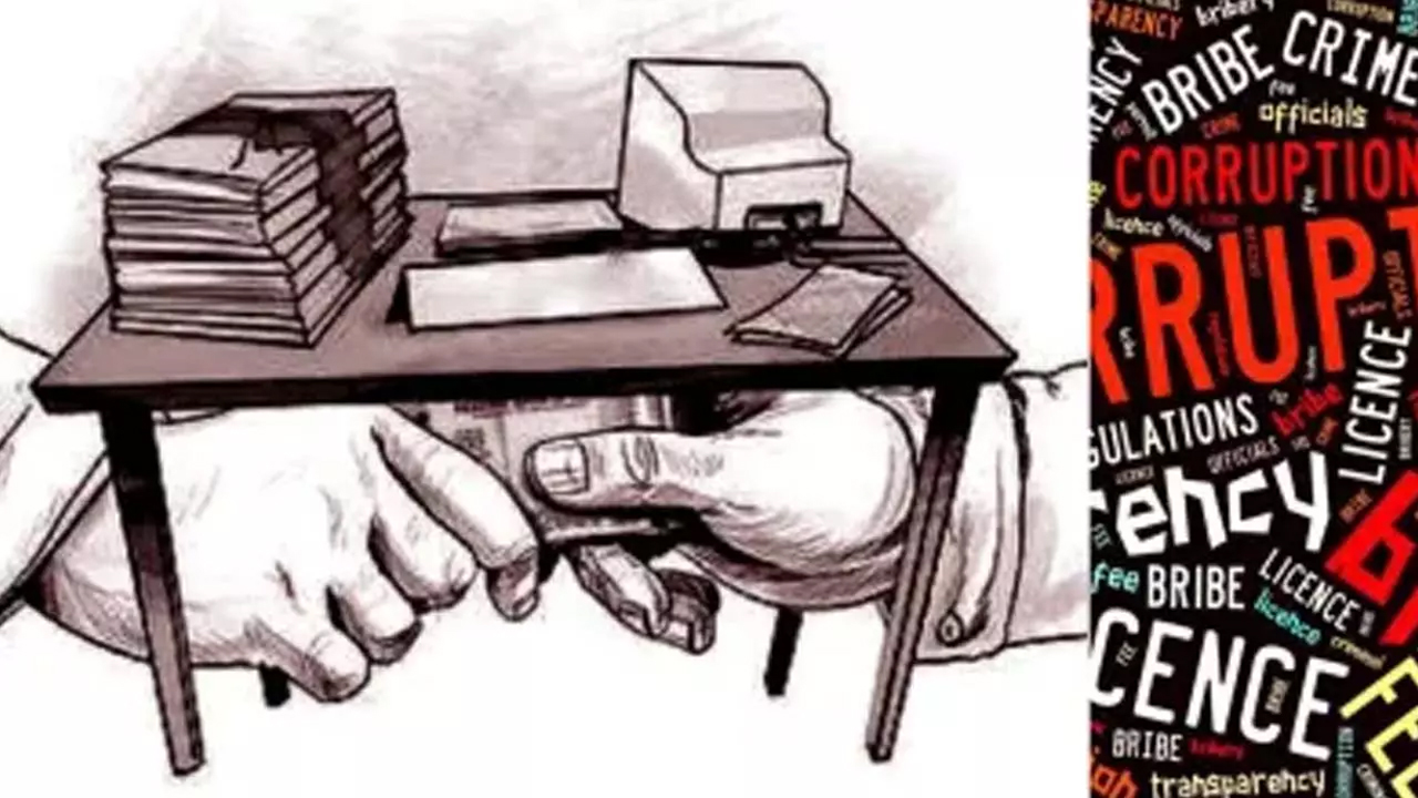 లంచగొండి విద్యుత్‌ అధికారుల సస్పెన్షన్‌