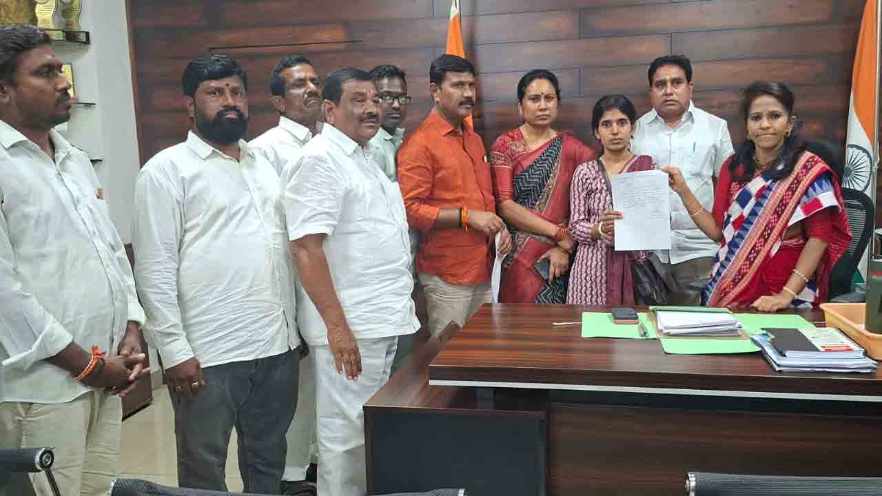 Godavarikhani, Coal Belt | రామగుండంలో కాంగ్రెస్ బెదిరింపుల పర్వం.. ఇతర పార్టీ అభ్యర్థులను తప్పిస్తున్నారిలా..!