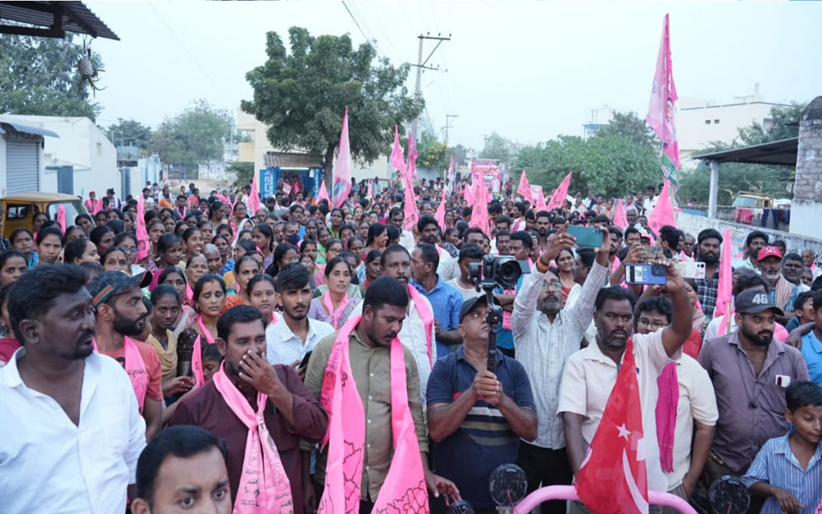 'కాంగ్రెస్‌కు ఓటుతో బుద్ధి చెప్పాలి'