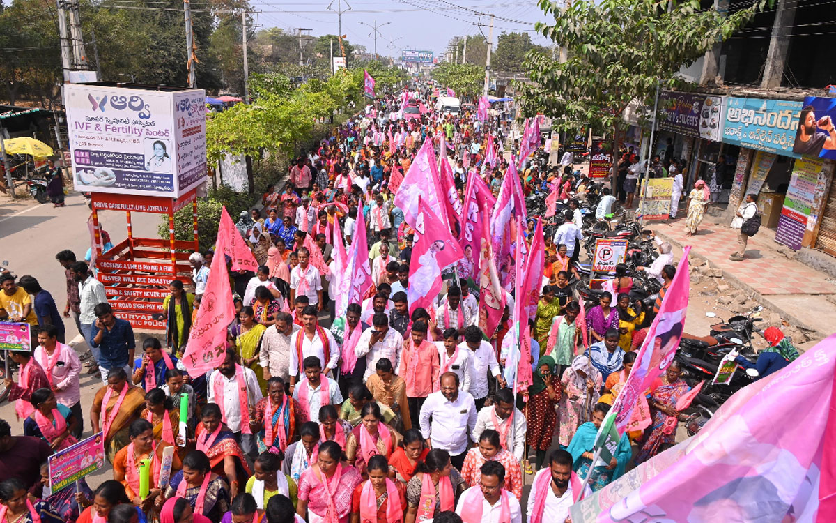 'మరోసారి కాంగ్రెస్‌కు ఓటేస్తే మరింత గోసపడతం'