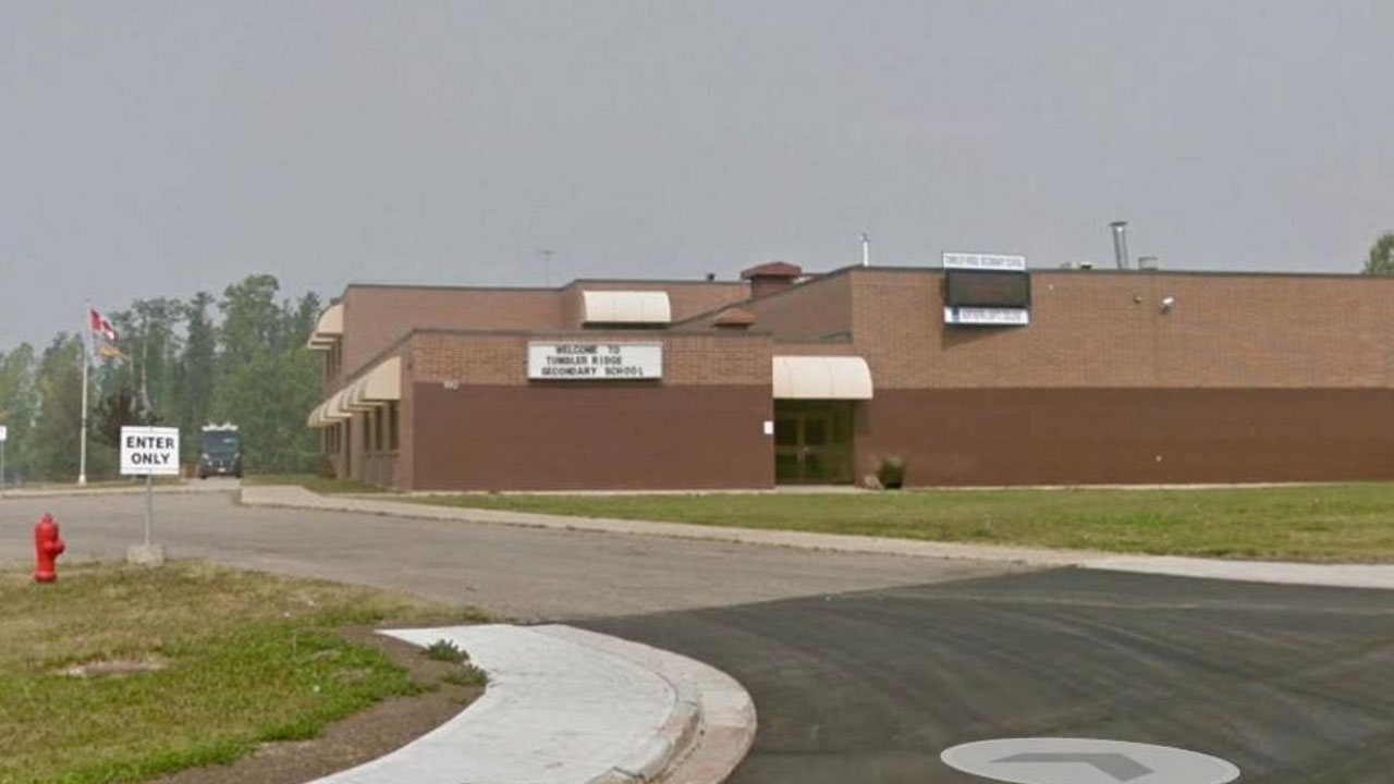 Canada School Shooting: స్కూల్‌లో కాల్పుల‌కు తెగ‌బ‌డ్డ మ‌హిళా షూట‌ర్‌.. కెన‌డాలో 10 మంది మృతి, 25 మందికి గాయాలు