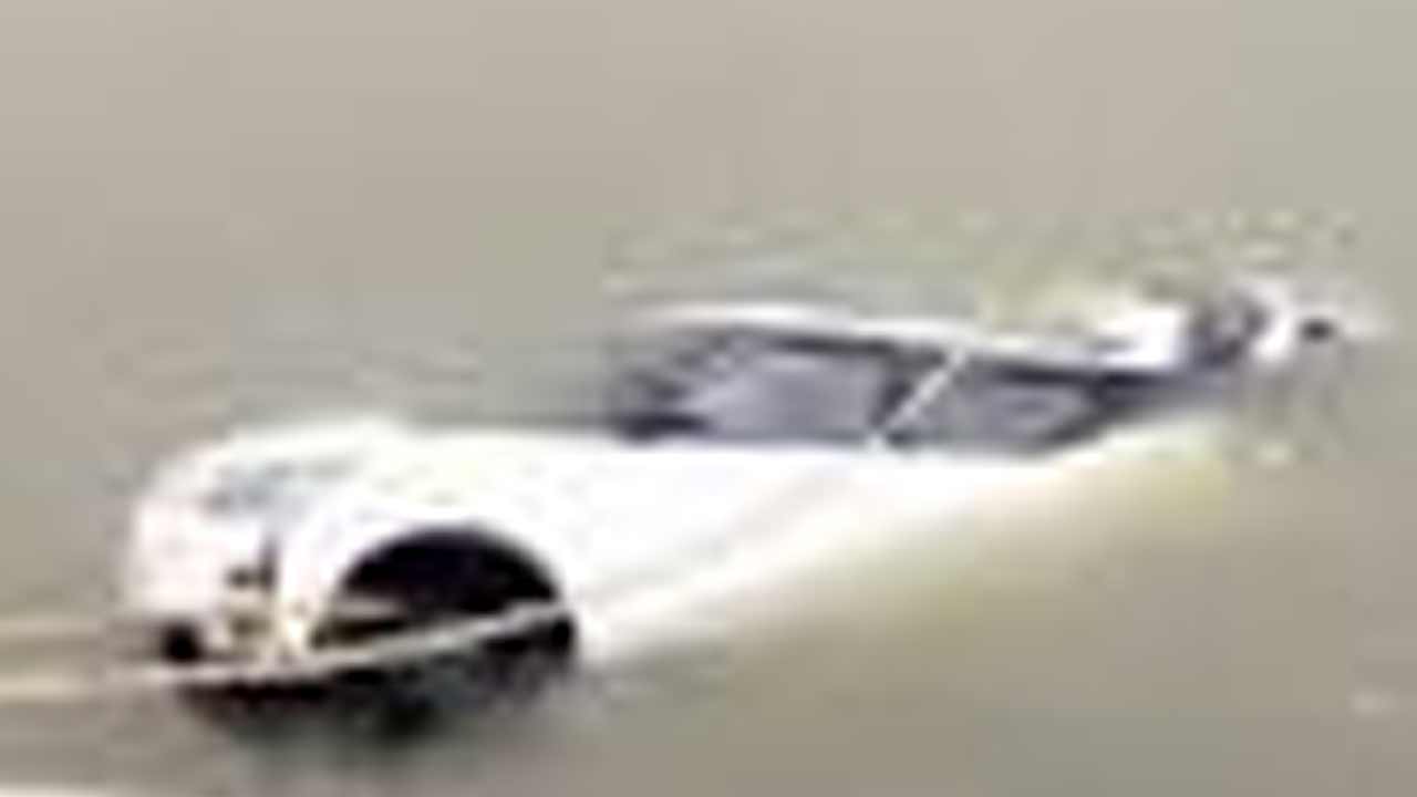 Sagar Canal | సాగర్‌ కెనాల్‌లోకి దూసుకెళ్లిన కారు.. దంపతులు గల్లంతు