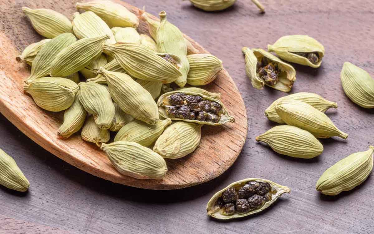 Cardamom | భోజ‌నం చేసిన త‌రువాత యాల‌కుల‌ను తింటే క‌లిగే అద్భుత‌మైన లాభాలు ఇవే..!