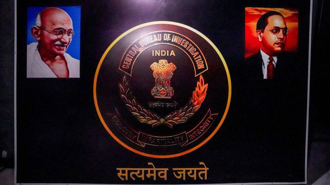 Cambodia: డిజిట‌ల్ స్కామ్ సెంట‌ర్ల‌పై కంబోడియా ఉక్కుపాదం.. ఇండియ‌న్ జెండా, పోలీసు బ్యాడ్జీలు, గాంధీ బొమ్మ ల‌భ్యం