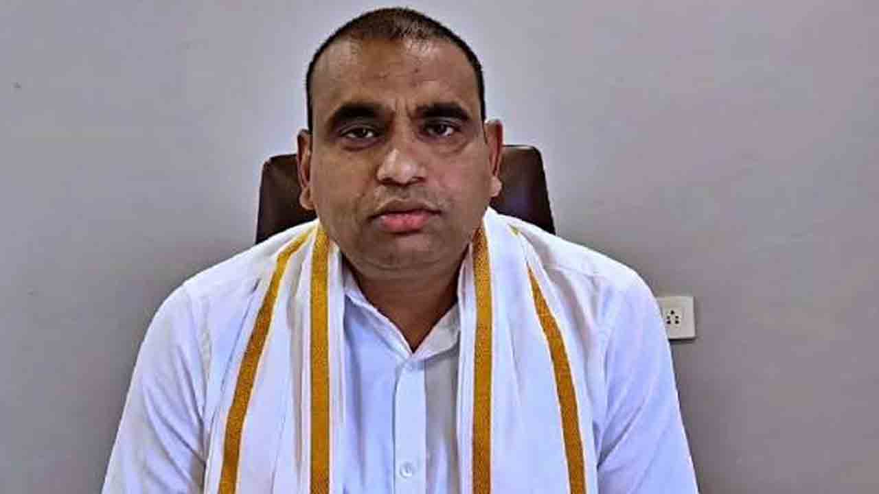 Janagama | జనగామ చైర్మన్, వైస్ చైర్మన్ ఎన్నికను ఆపాలంటూఎంపీ చామల వితండవాదం