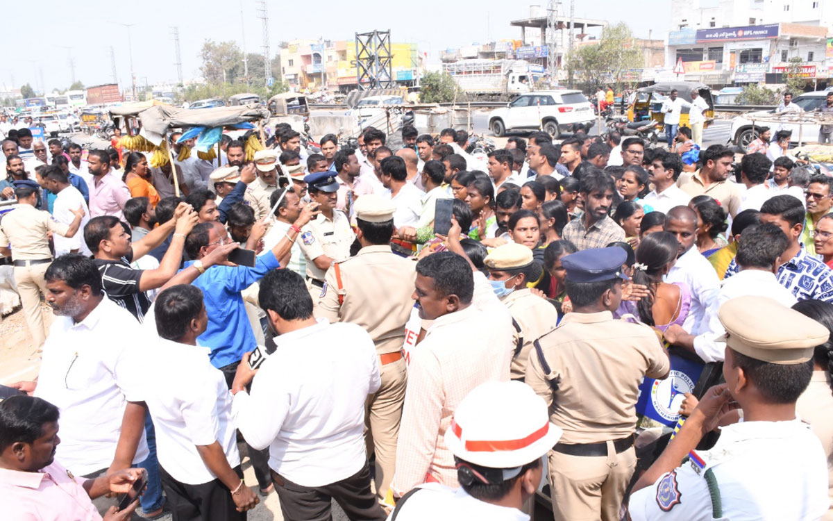 చౌటుప్ప‌ల్ చైర్‌ప‌ర్స‌న్‌గా మోదుగాల పావ‌ని ర‌మేశ్ గౌడ్‌