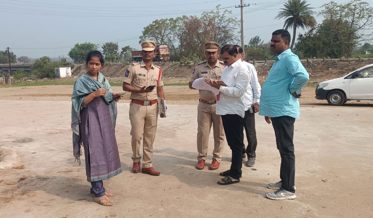 Veenavanka | హుజురాబాద్‌ ఎమ్మెల్యే పాడి కౌశిక్ రెడ్డిపై కేసు వీణవంకలో సీఐడీ విచారణ