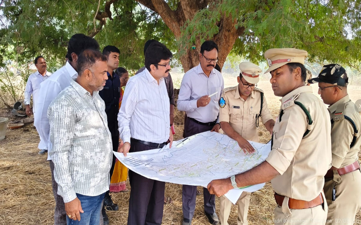 Tiger : పులి సంచార ప్రదేశాల్లో ప్రత్యేక చర్యలు : కలెక్టర్ హనుమంతరావు