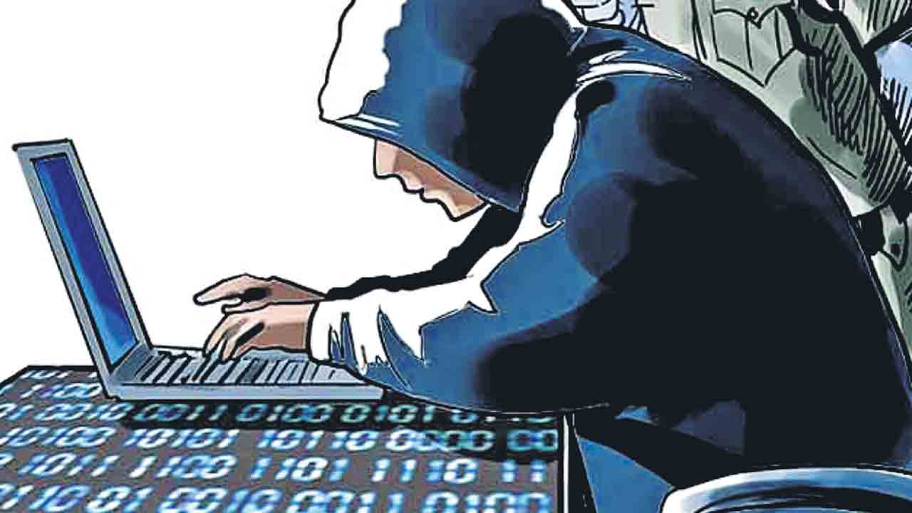 సైబర్‌ నేరగాళ్లకుసిటీ నుంచే ఖాతాలు..!