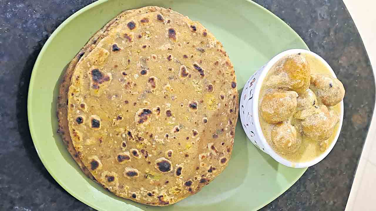 దాల్‌ పరాఠా విత్‌ సింధీకడి పకోడీ