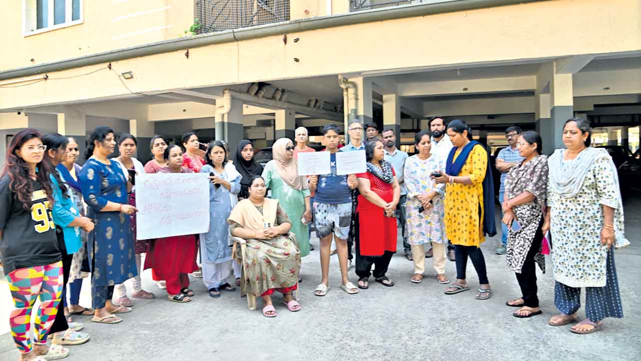 చనిపోయిన గొప్పవారా? బతికి ఉన్న సామాన్యులా?