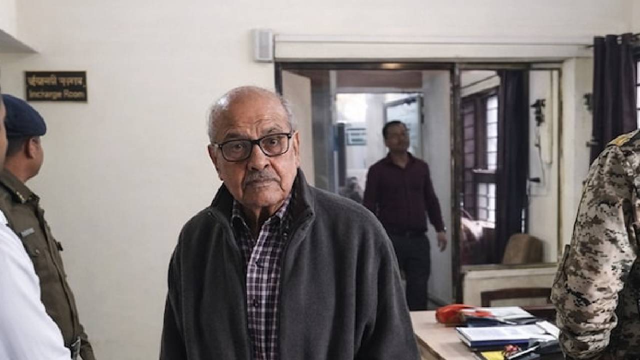 digital arrest | 25 రోజుల డిజిటల్ అరెస్ట్.. రూ.2.5 కోట్లు కోల్పోయిన 90 ఏళ్ల డాక్టర్