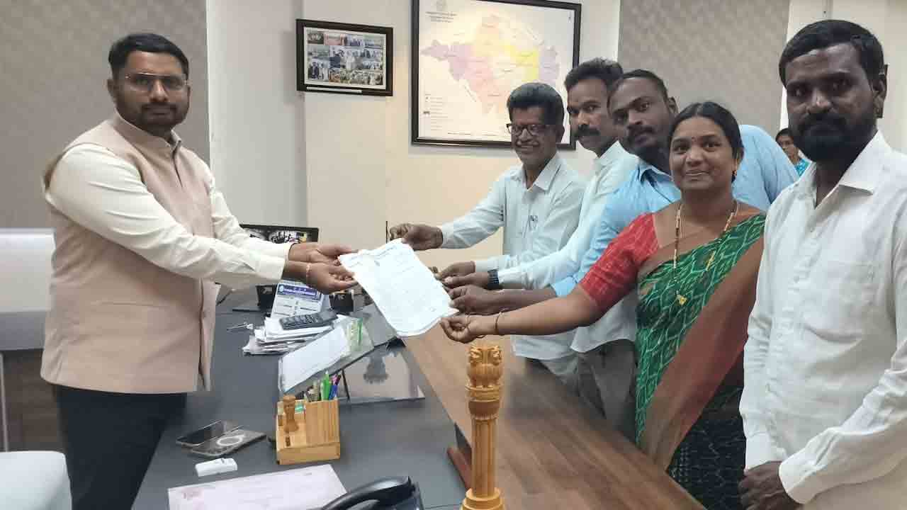 Janagama | ఈరన్న గుట్ట క్రషర్ అనుమతులు రద్దు చేయాలి  కలెక్టర్‌కు వినతి