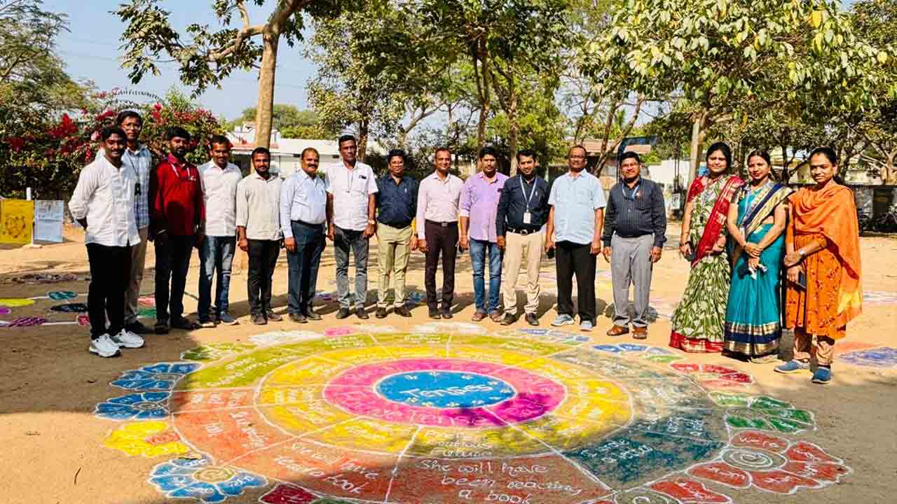 English Day | విద్యార్థులు ఇంగ్లీష్‌పై పట్టు పెంచుకోవడం అత్యవసరం..!