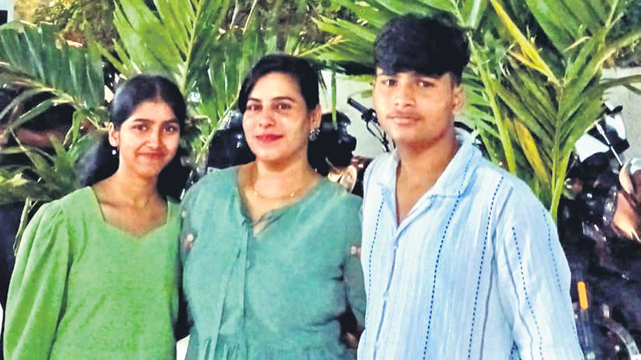 ఆత్మహత్యలు.. వీడని మిస్టరీ!