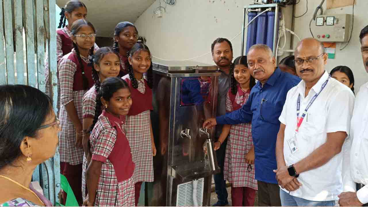 Rayapole | పూర్వ విద్యార్థి ఔదార్యం.. ఉన్నత పాఠశాలలో వాటర్ ఫిల్టర్ ఏర్పాటు..!