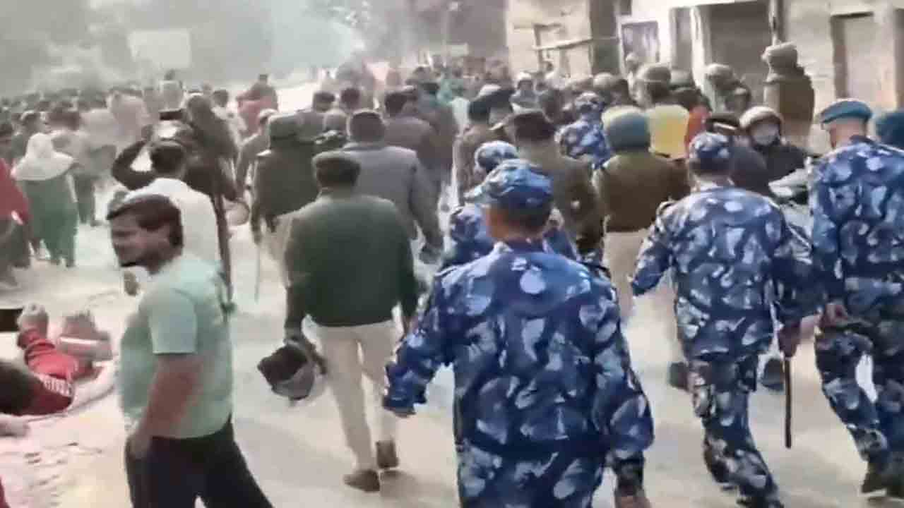 girl raped and killed | ఆడుకుంటున్న బాలికను లాక్కెళ్లి.. అత్యాచారం చేసి హత్య