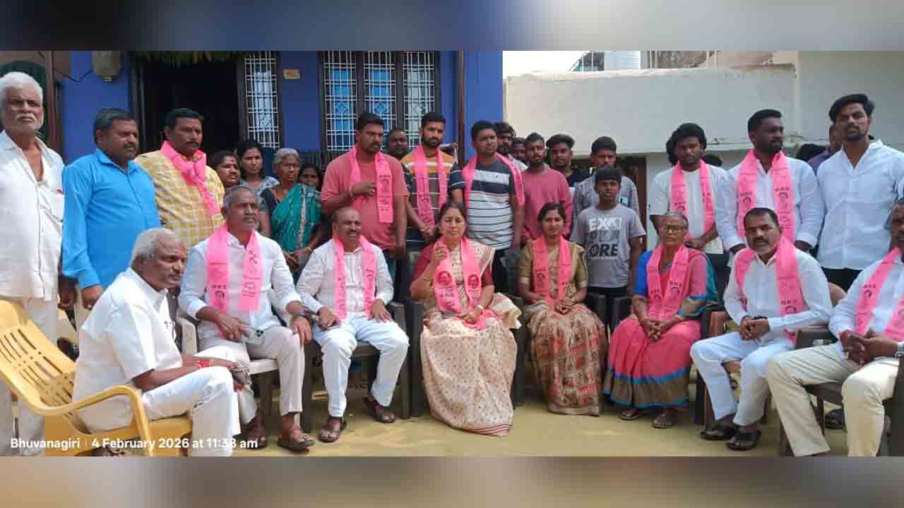 Yadadri Bhuvanagiri | ఓటు వేసే అవకాశం లేకుండా ఎమ్మెల్యే బీర్ల అయిలయ్య అడ్డుకుంటున్నాడు : మాజీ ప్రభుత్వ విప్‌ గొంగడి సునీతారెడ్డి