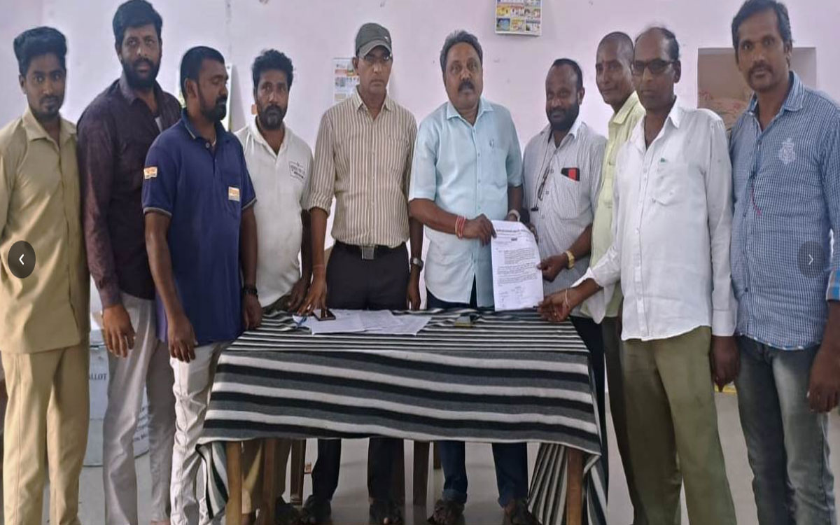 కారేప‌ల్లి ఎంపీఓకు జీపీ కార్మికుల సమ్మె నోటీసు