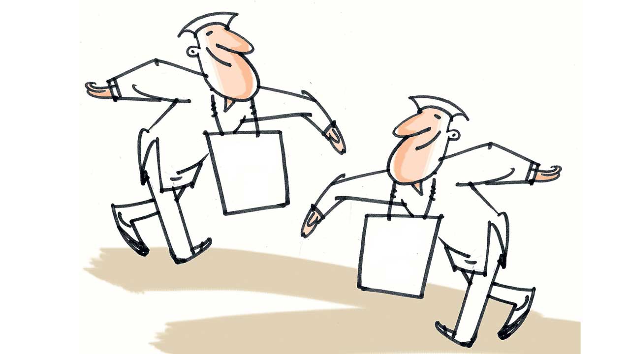 వెనక్కి తగ్గేదేలే..