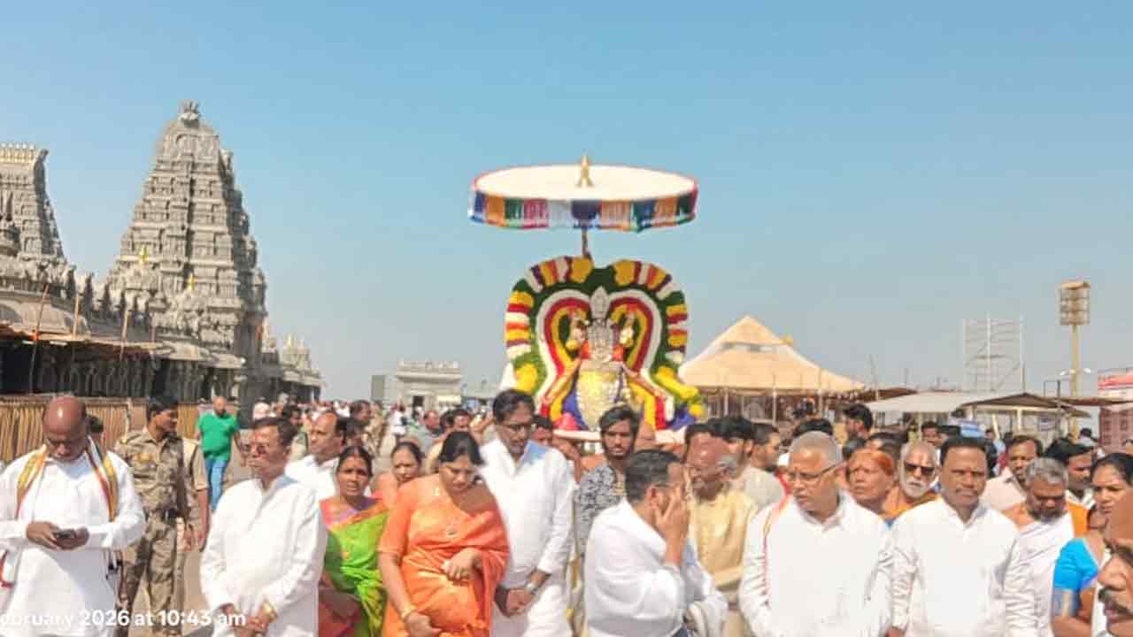 Yadagirigutta | గుట్టలో కొనసాగుతున్న బ్రహ్మోత్సవాలు.. మత్స్యావతారంలో దర్శనమిచ్చిన స్వామివారు