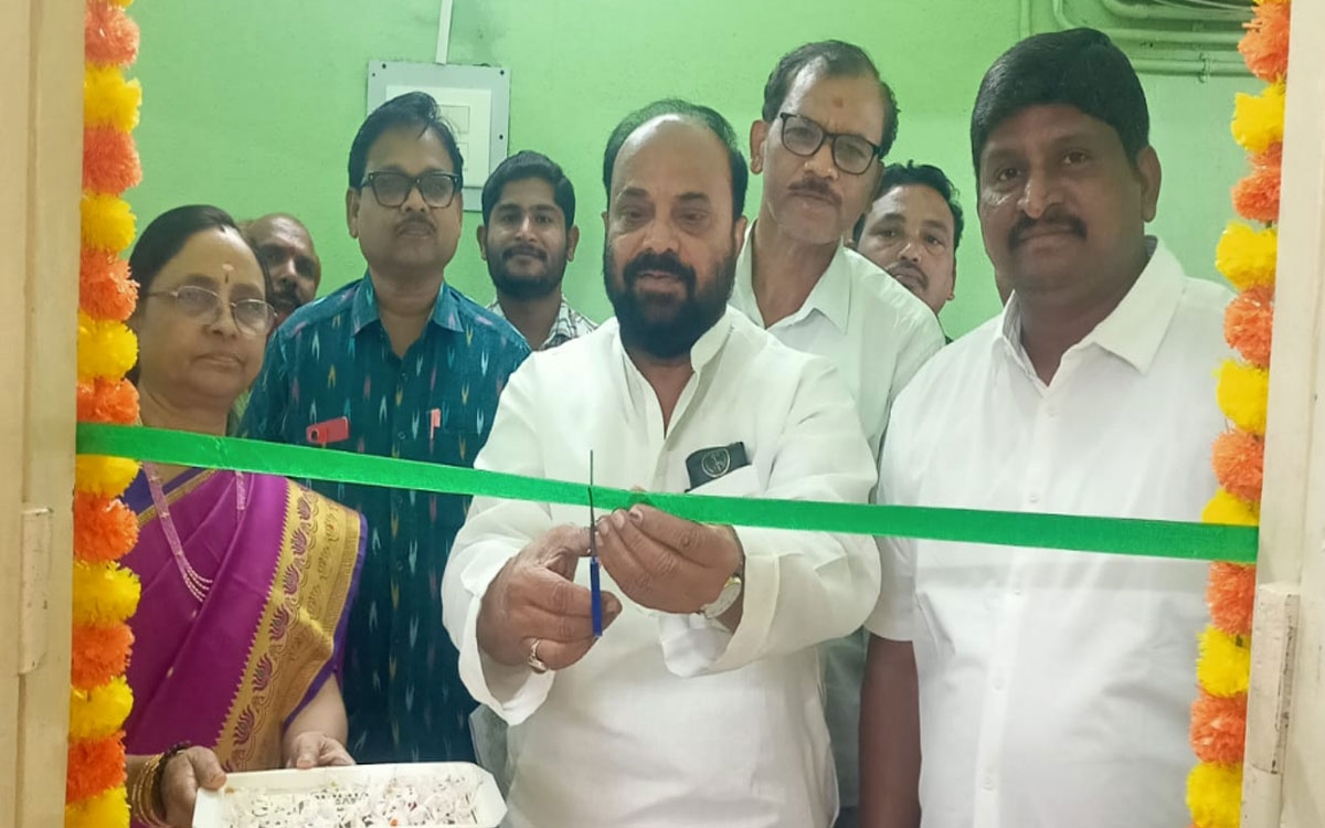 అంధ విద్యార్థుల‌కు ప్ర‌త్యేక డిజిట‌ల్ లైబ్ర‌రీ కార్న‌ర్ ప్రారంభం