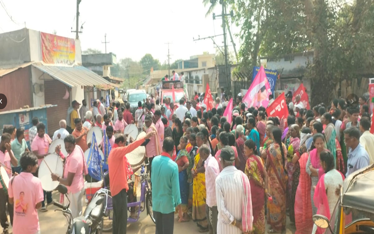 'కాంగ్రెస్ నాయకులను ఆరు గ్యారెంటీల‌పై నిలదీయాలి'