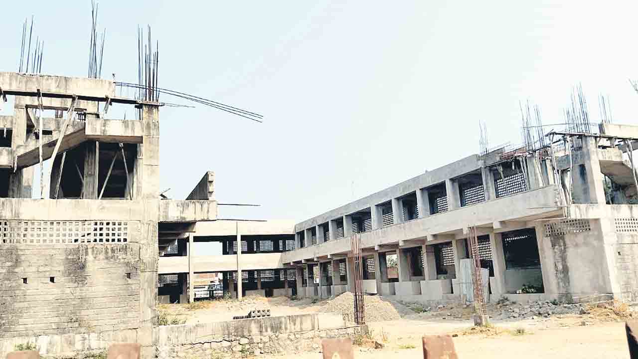 భైంసా బల్దియా అస్తవ్యస్తం.. రెండేండ్ల కాంగ్రెస్‌ పాలనలో కుంటుపడిన అభివృద్ధి