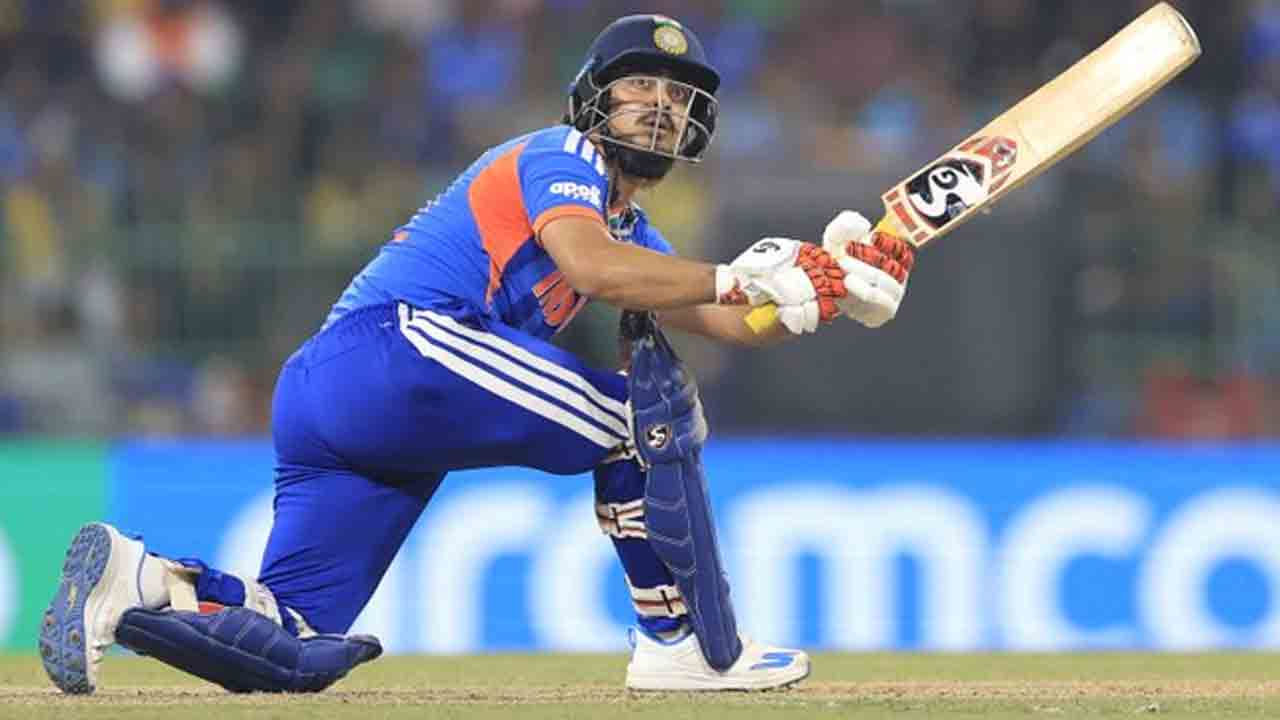 IND vs PAK | తొలి ఓవర్లోనే అభిషేక్ డకౌట్.. అర్ధ శతకానికి చేరువైన ఇషాన్..!