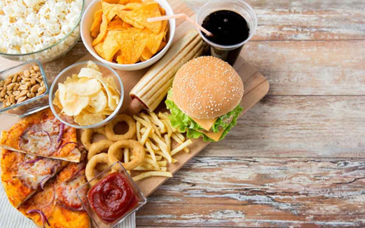 Junk Foods | ఆరోగ్యంగా ఉండాలంటే.. ఈ ఆహారాల‌కు దూరంగా ఉండాల్సిందే..!
