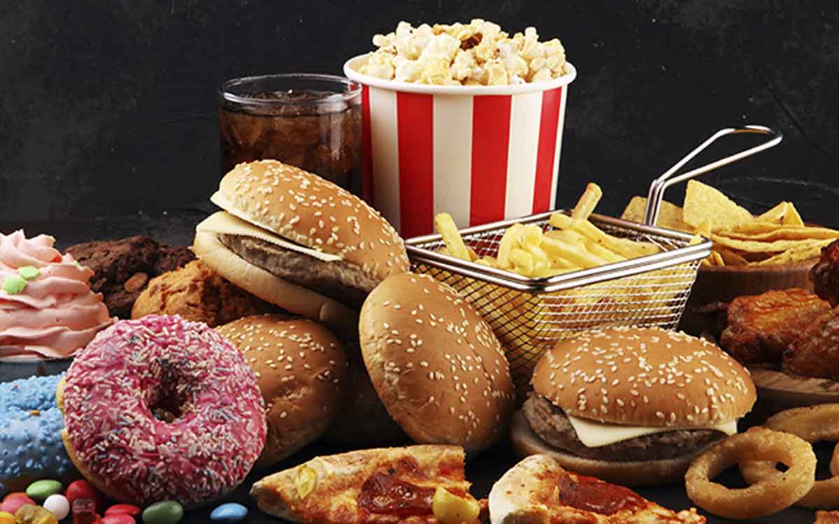 Junk Food | జంక్ ఫుడ్ తీసుకోవ‌డం అంటే పొగ‌తాగడంతో స‌మాన‌మే.. హార్వర్డ్ అధ్యయనంలో వెల్ల‌డి..