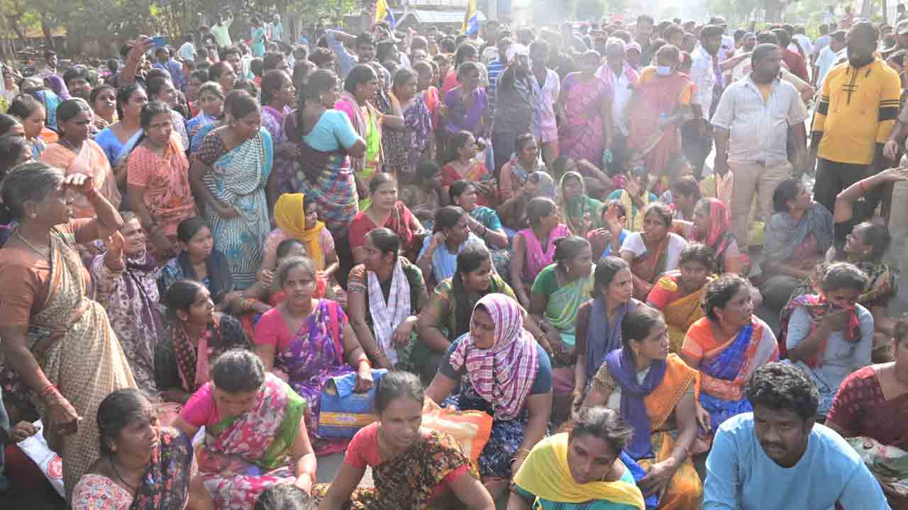 ఆర్తనాదాలపైనా అమానుషం