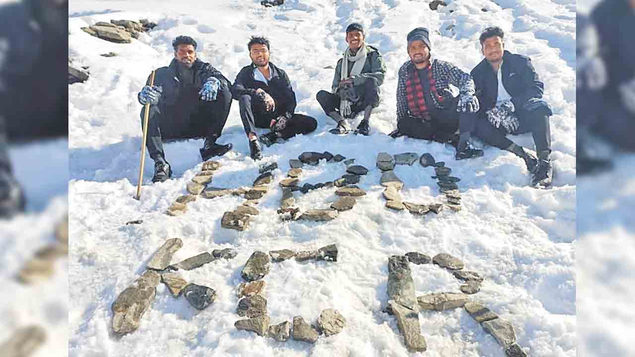 చంద్రశిలాశిఖరంపై కేసీఆర్‌ బర్త్‌డే