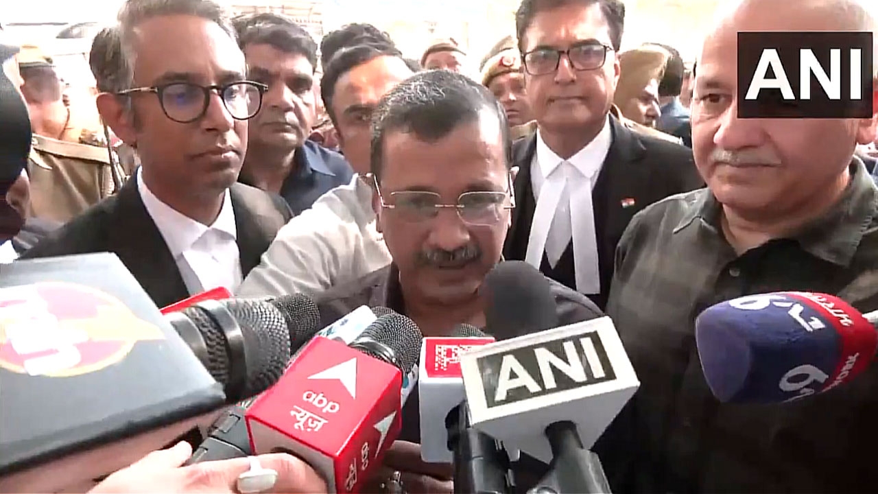 Kejriwal: నేను అవినీతిప‌రుడిని కాదు.. కోర్టు బ‌య‌ట ఏడ్చిన కేజ్రీవాల్‌