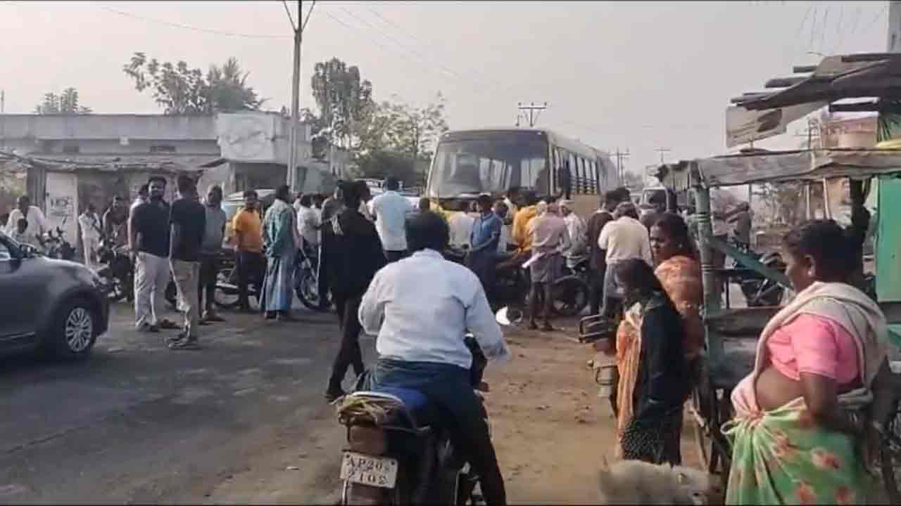 Khammam | ఖమ్మం జిల్లాలో సాగునీటి కోసం రైతన్నల ధర్నా